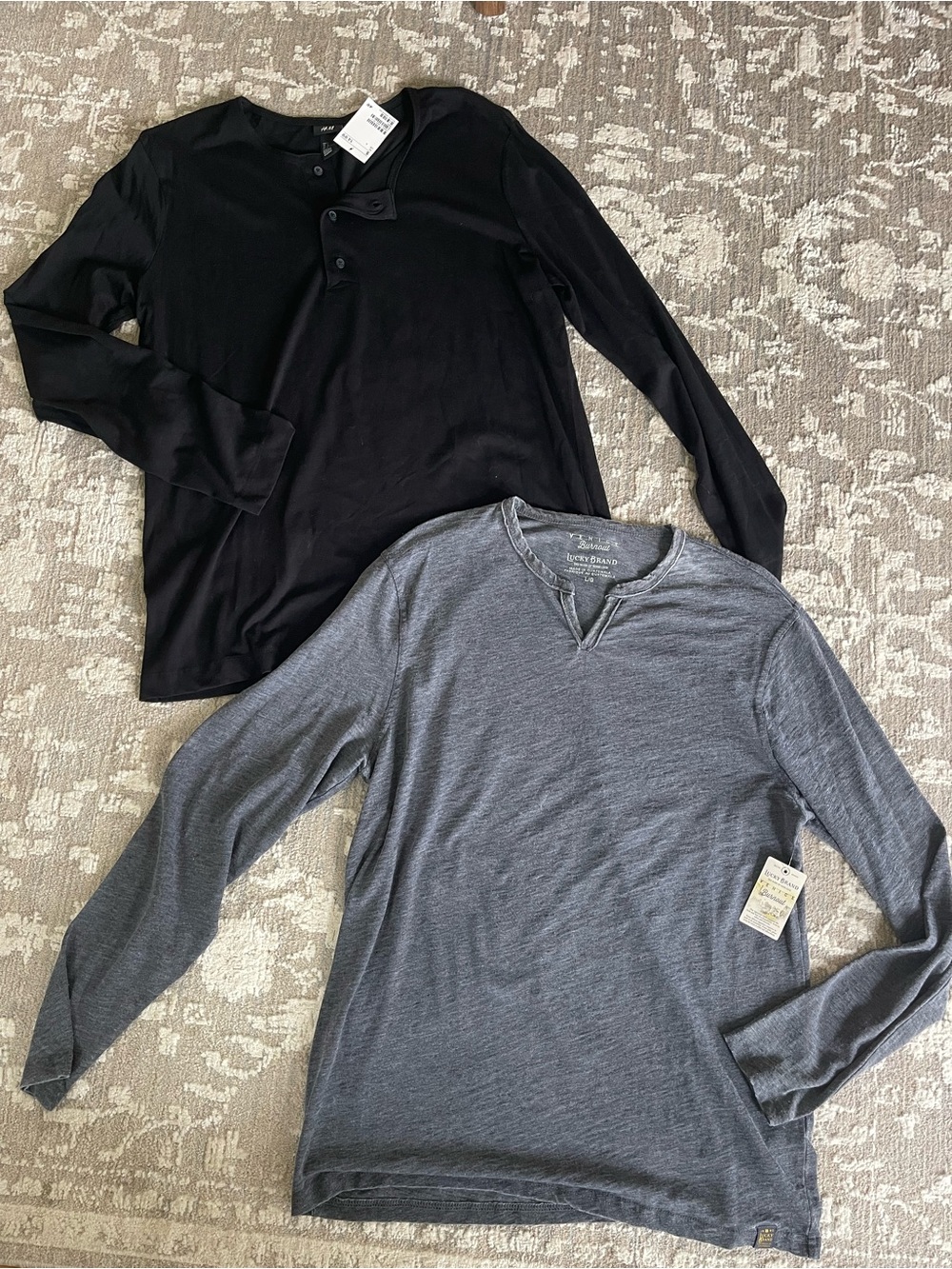 Men's NWT Long-Sleeve Henley Shirt - Black and Gray